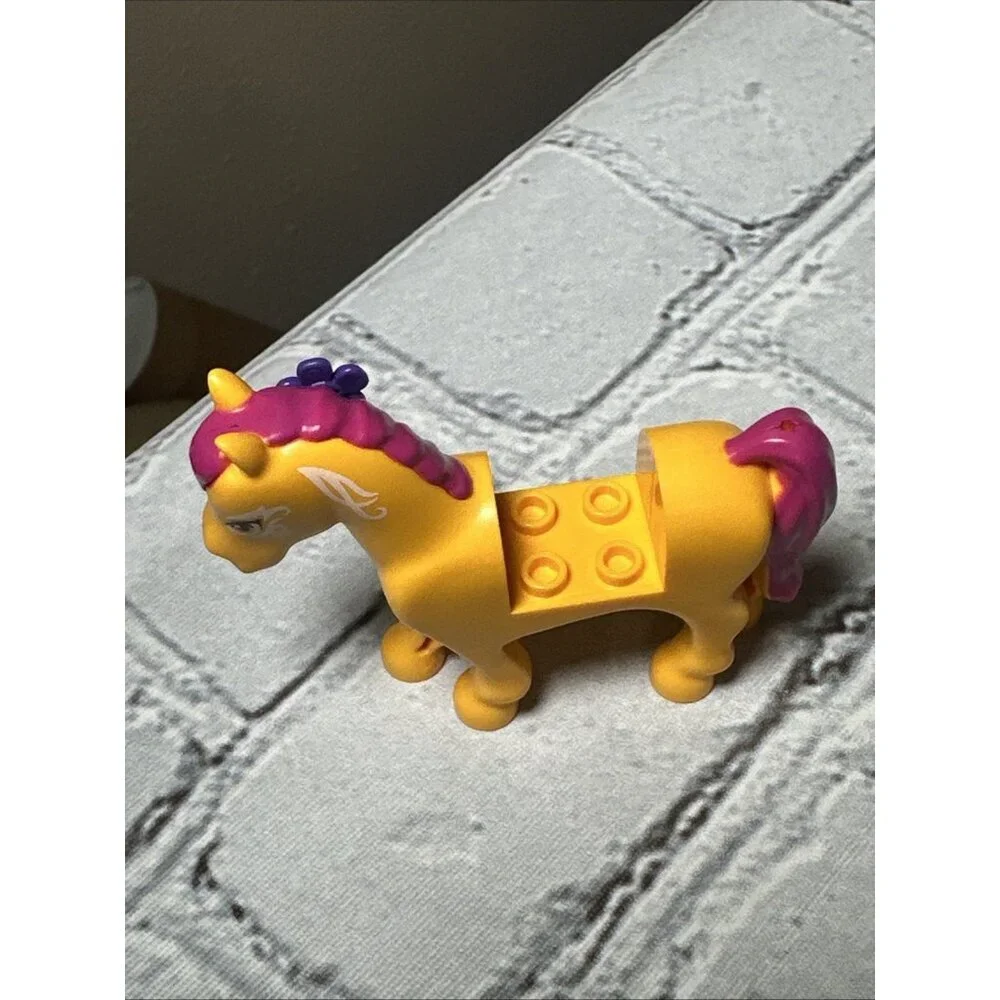 LEGO Animal Elves 93083c01pb14 Firebolt Horse Magenta Mane Tail Minifigure 41186